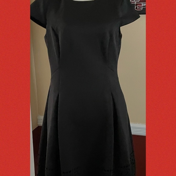 Vince Camuto little black dress size 12. Necklace sold separately. m - Picture 5 of 5